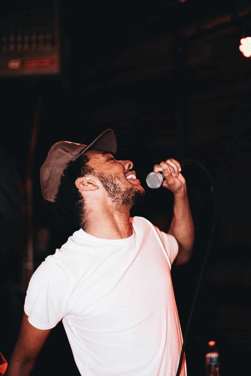 Karaoke singer