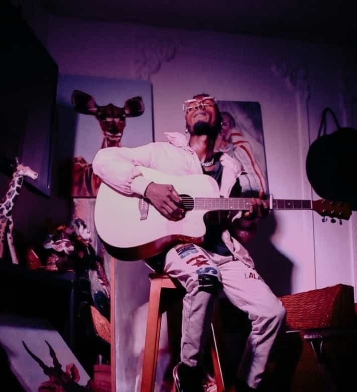 Singer songwriter